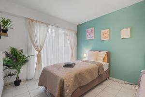 Neu Renoviert - 4 Schlafplätze, Zentral, Terrasse