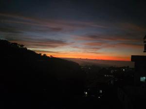 Malahiking Transient