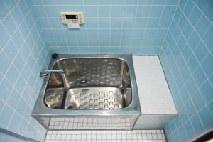 Two bathrooms, two toilets 6 mins walking distance from Keisei Takasago Station