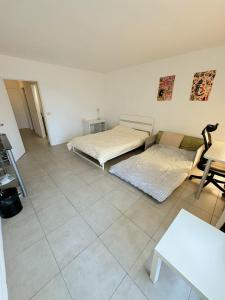 High-Floor Eiffel View Balcony Studio - Tour Super-Italie