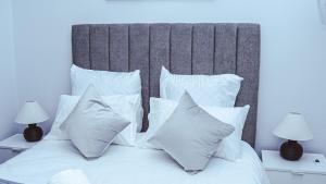 Elegant 2 Bed Retreat Prime Location