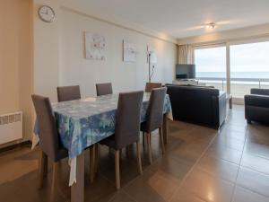 Family spot by the coastal trails