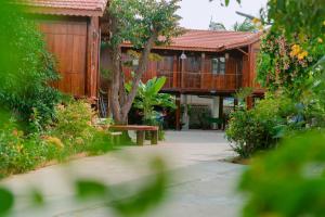 Wooden Homestay LAGI