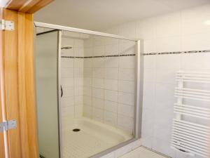 Stay by the coastal trails, Middelkerke