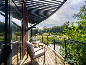 Sky Pad Lakeside Stay