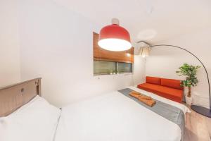 6 mins from Skytree, 4 minutes on foot from the station, free parking, maximum 8 people, newly built