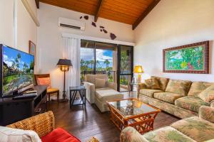 Kamaole Sands #10-404 Great Location Ocean view, AC, Fitness Center
