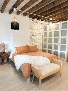 Home for 8, Parking & Patio