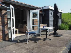 Holiday Home in Kattendijke near Oosterschelde