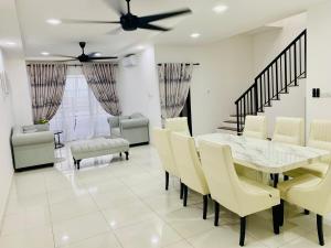 Kajang White House