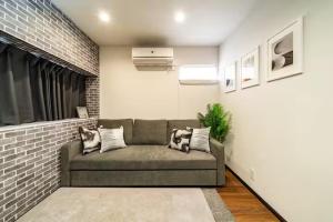 2 mins on foot from the station, 9 mins by Asakusa tram, Direct access to Skytree, Haneda, Narita, Maximum 9 people, Convenient for sightseeing