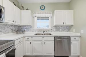 Tide N Tee Resort Condo w Mega Pool Near Beach