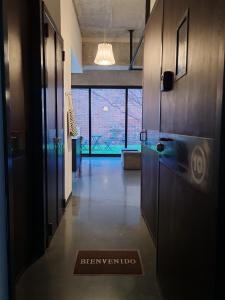 Modern Loft in Zone 4 with Free Parking