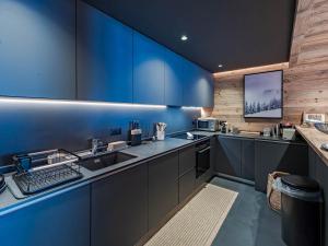 Confort & Élégance : 3 Chambres, Conciergerie 5* à Courchevel - FR-1-613A-39