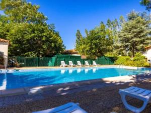 Mobil-home 3 pièces, 4 pers., proche de Montblanc - API-1-52-1215