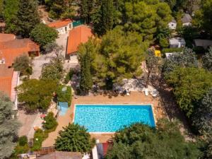 Mobil-home 3 pièces, 4 pers., proche de Montblanc - API-1-52-1215