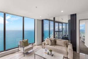 The Panorama - NEW Beachfront 2BR Corner Ocean View with Parking Pool and GYM