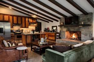 Honeymoon Cottage Chateau DuMont