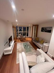 London city cable carts 2 bed apartments
