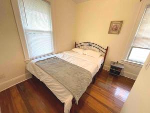 Entire Beautiful 2BR Private Apartment [R]