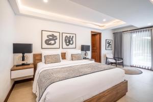 Huge 4 Bedroom Villa in Seminyak, 100m to Batu Belig Beach