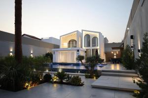Amora Villa