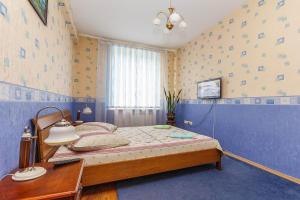 Two-bedroom apartment near Ploschad Pobedy metro station