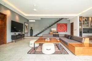 New Brawah 5 BR Villa 200m to Finns Beach Club