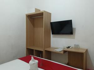 Hotel O near Pantai Losari formerly Point Inn