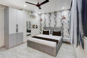 Super Townhouse DSIDC Bawana Formerly Kanhaiya Residency