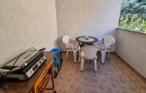 Gorgeous Apartment In Mali Losinj