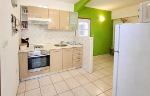 Gorgeous Apartment In Mali Losinj