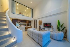 Zaya - Modern 2BR Villa with Rooftop Hot Tub & Ocean Views