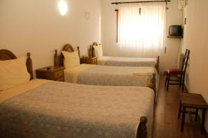 Triple Room room in São Neutel
