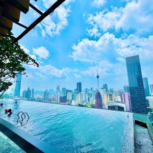 Infinity pool luxury Apartment Axon