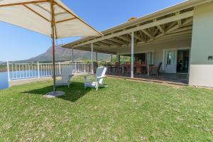 The Boathouse at Oakhurst Olives