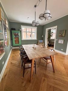 Villa With Pool In Valby