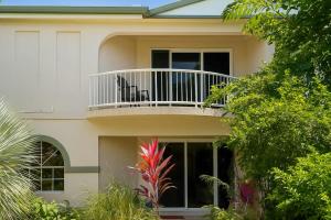 2-Bedroom Apartment near The Strand with Parking in Townsville