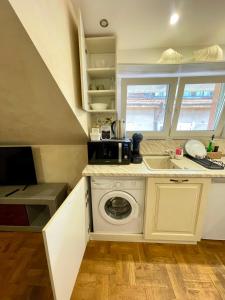 Shell Flat in the Top Center