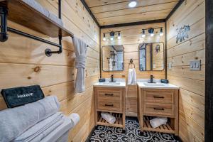 Smoky Mountain Cabin Retreat with Hot Tub, Game Room, Mini Golf & Creek Views in Pigeon Forge, Tennessee