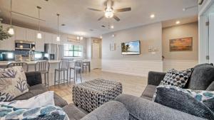 Island Paradise by AvantStay Pool Island Views