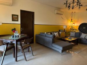 3BHK Apartment Bright & Spacious in Vasant Kunj