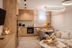 Elegant 1-Bedroom Apartment by Cometei Residence, Free Parking