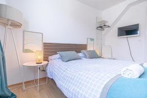 Stylish 3BR Apt with Balcony in the City Center