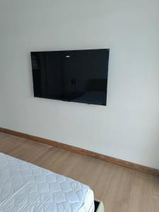 One Bedroom Unit with Pool View and Sea View