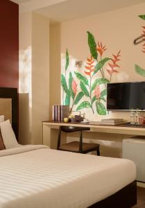 Westway Hotel - 5 Minutes to Bui Vien Walking Street