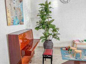 Apartment with pool and garage 100m from the sea in Villa Calista