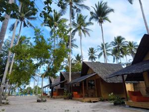 Native Nipa Hut by Sirem Beach Resort