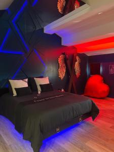 Suite crazin Love Room, jacuzzi, cinéma, climatisation, parking