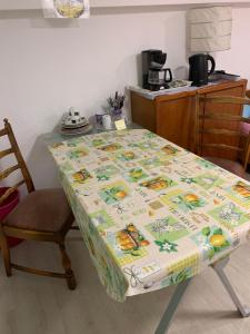 Doppelzimmer mit neuem Bad und Sportpool-Nutzung außen, Villa Naturpark, Garten mit Rheinblick